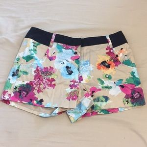 Cute floral shorts!